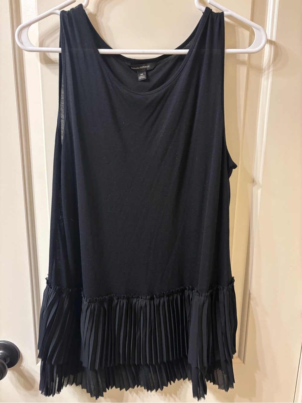 NWOT Banana Republic Ruffle Tank